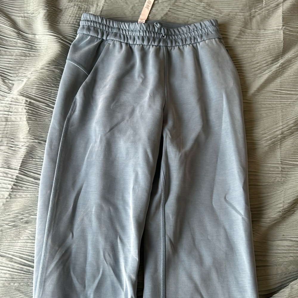 Lululemon softstreme crop